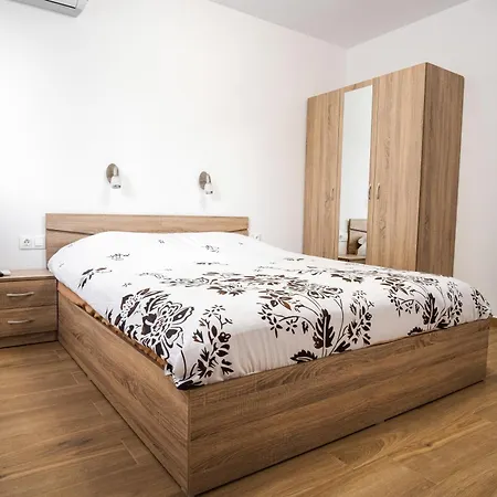 Apartment Riverside1 *